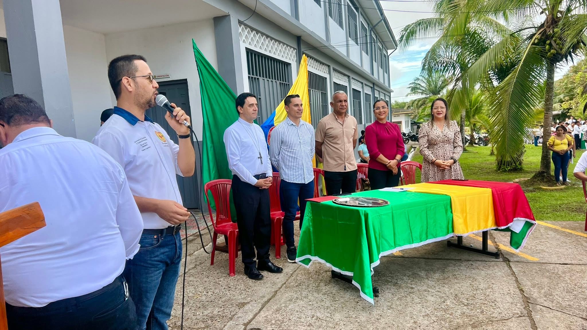 Reconocimientos y directivos 27